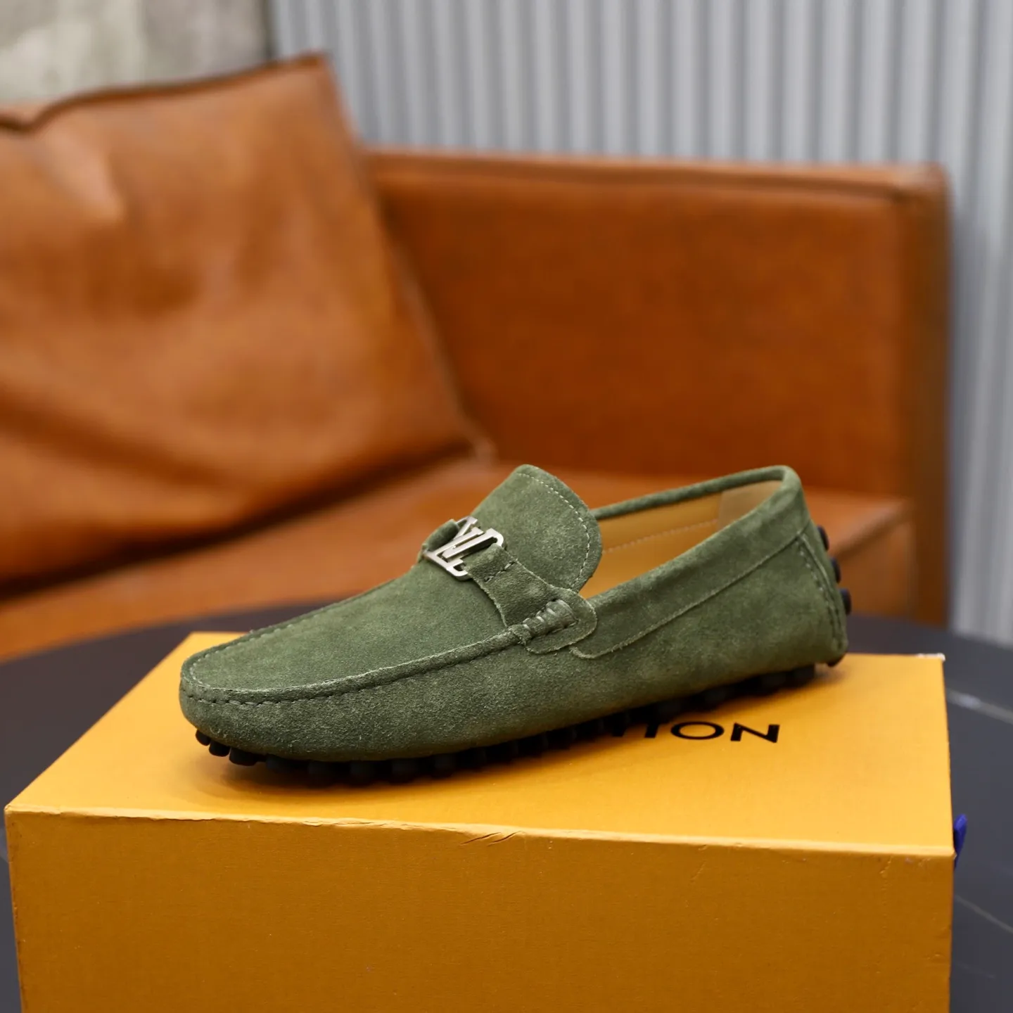 Ex-factory price: 480💰【LV】Louis Vuitton ⚠️High-end men’s driving and pedal series ⚠️38-44 (customized for 45) ⚠️All original cowhide leather! Thick and soft! Made entirely of calfskin lining! The latest non-slip beanie sole! Three-dimensional package technology! Fashionable and classic! Handicrafts! Original high quality! Feel free to compare!